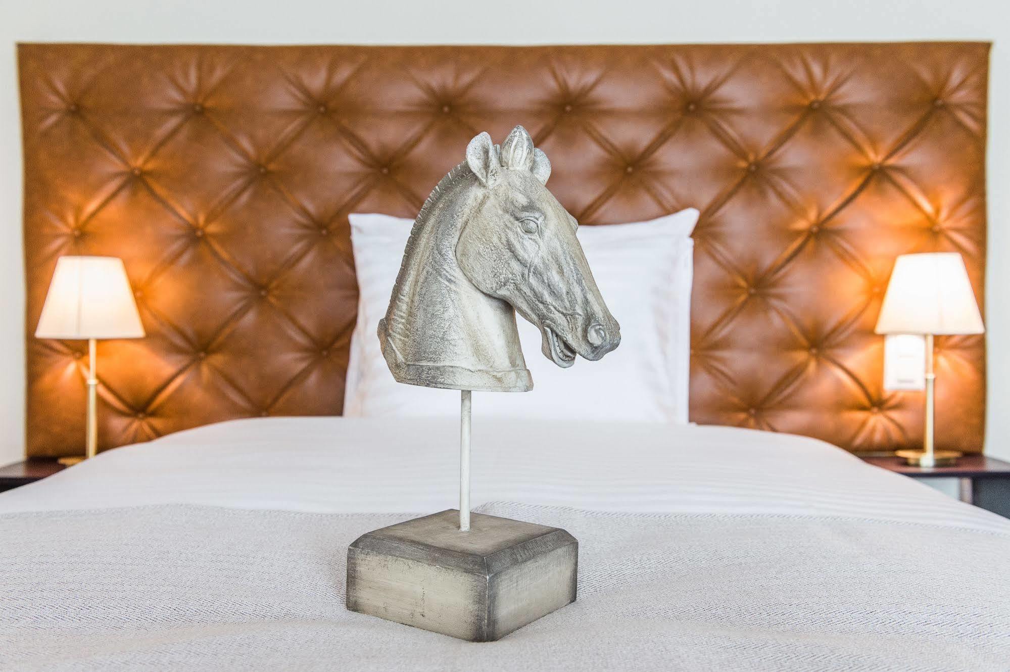 Hotel My Way Zuerich 瓦利塞伦 外观 照片