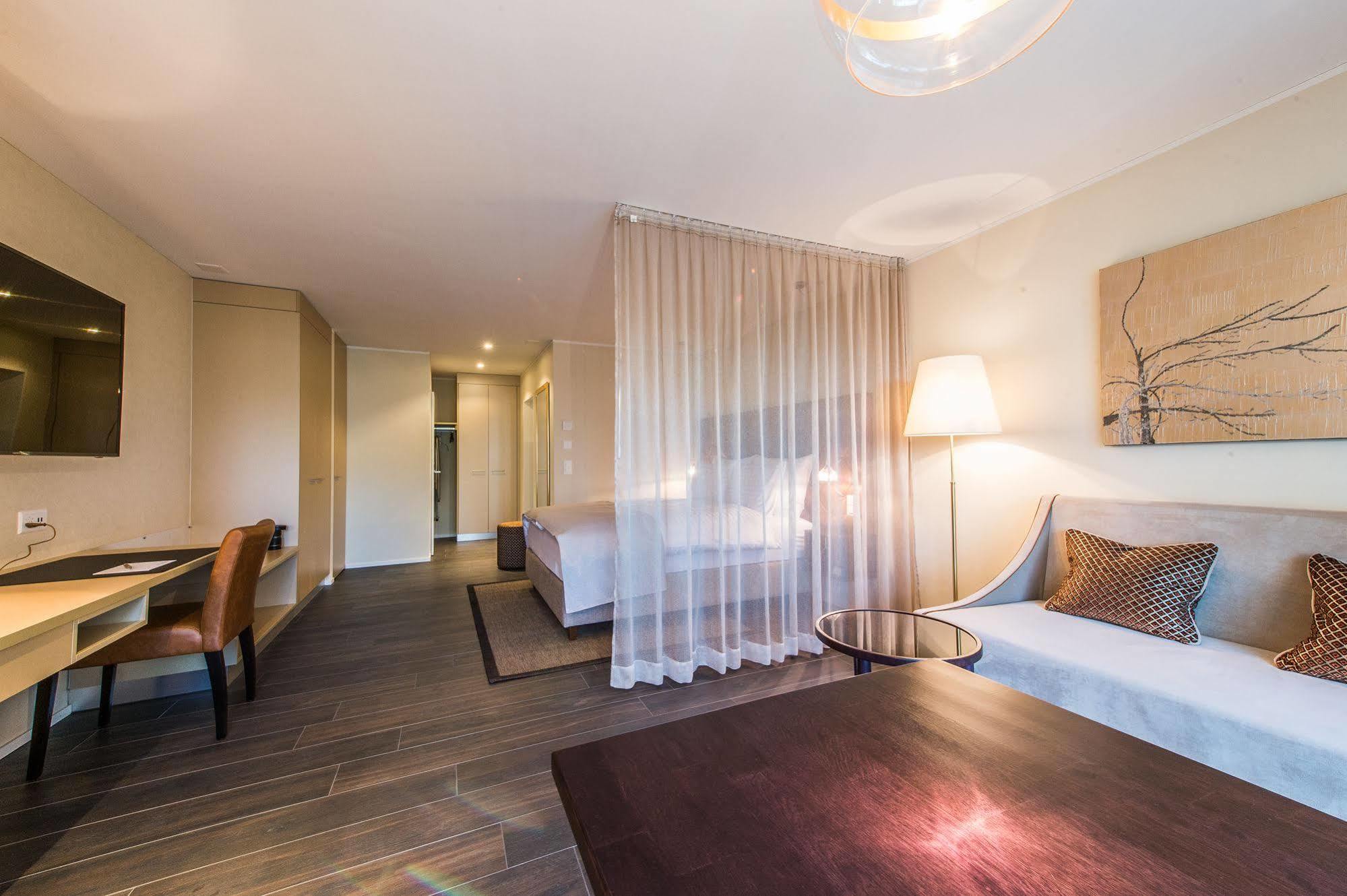 Hotel My Way Zuerich 瓦利塞伦 外观 照片