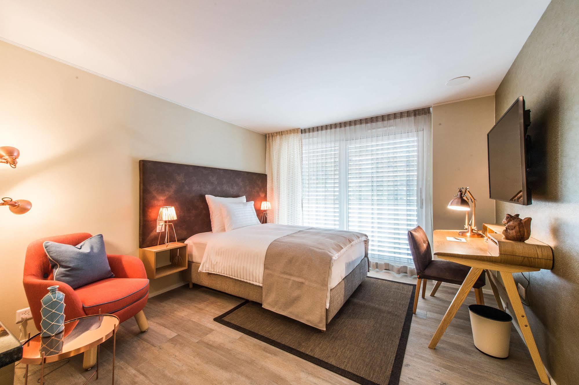 Hotel My Way Zuerich 瓦利塞伦 外观 照片