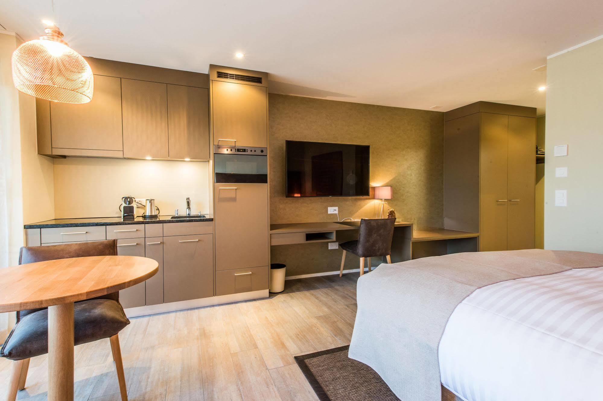 Hotel My Way Zuerich 瓦利塞伦 外观 照片