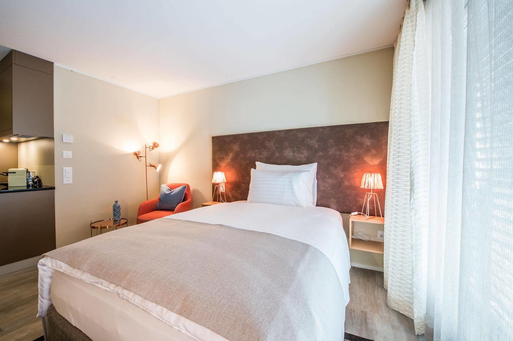 Hotel My Way Zuerich 瓦利塞伦 外观 照片