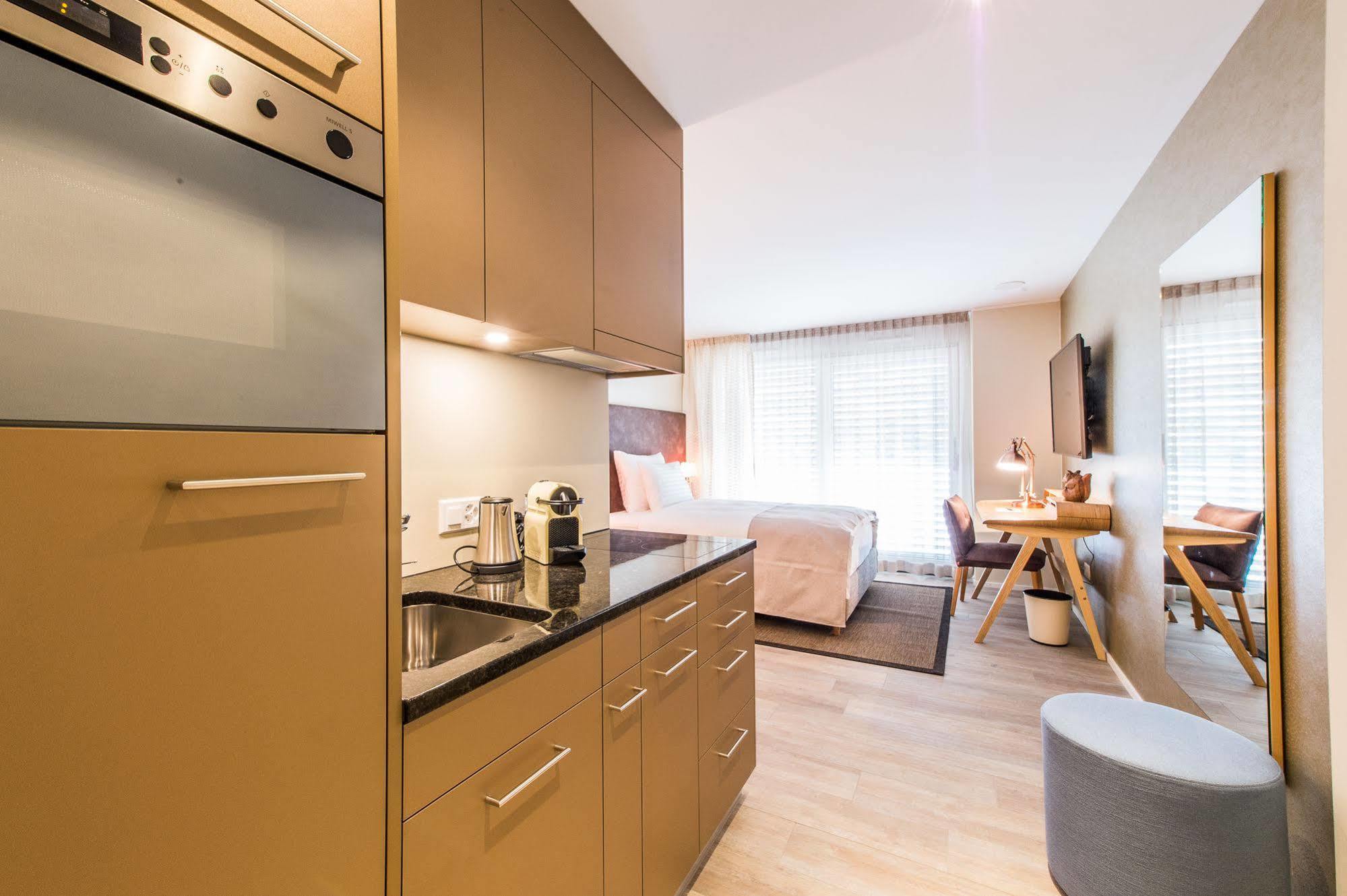 Hotel My Way Zuerich 瓦利塞伦 外观 照片